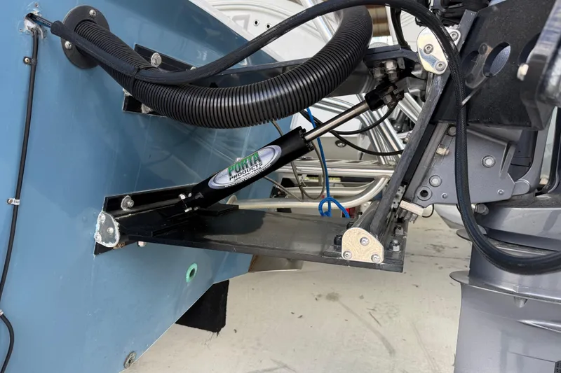 Slide: The Image of 1974 Aquasport 2400 Center Console boat with Porta Products hydraulic system. - 41