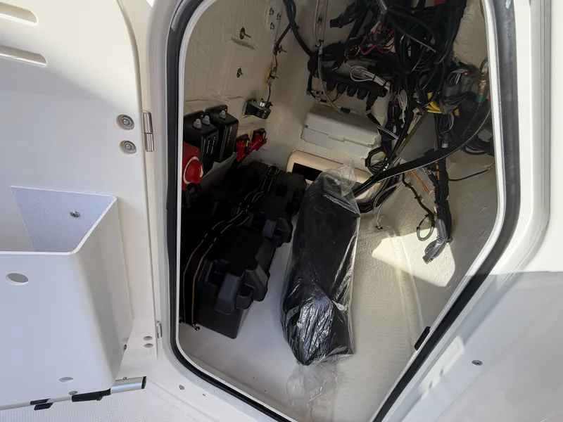 Slide: The Image of Boston Whaler 190 Montauk 2027 - 23