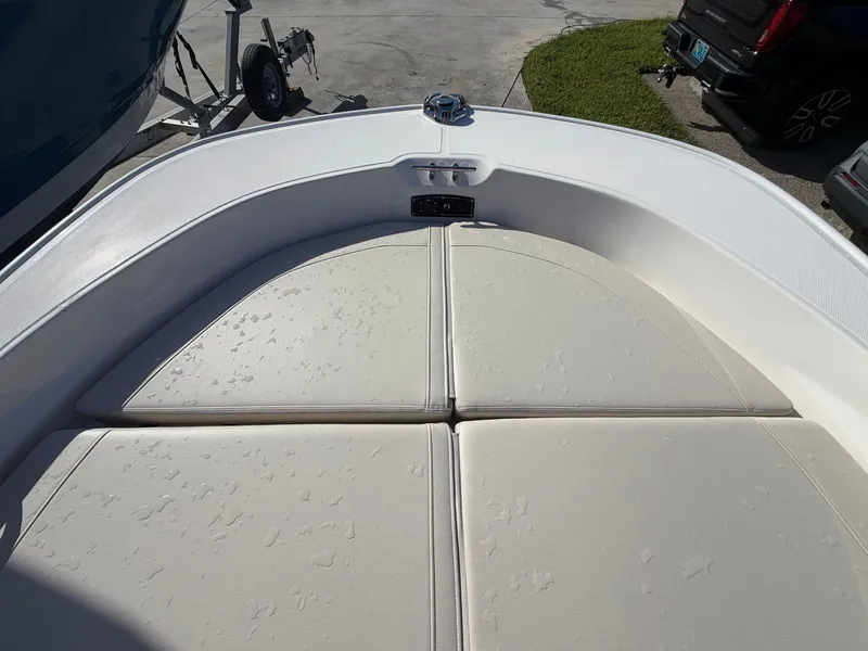 Slide: The Image of Boston Whaler 190 Montauk 2027 - 18