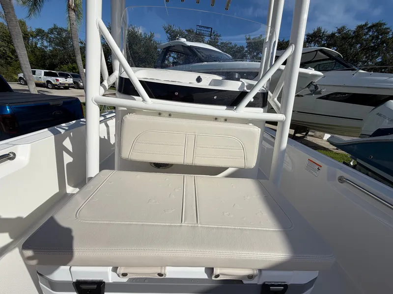 Slide: The Image of Boston Whaler 190 Montauk 2027 - 21
