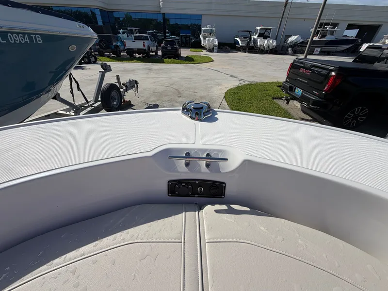 Slide: The Image of Boston Whaler 190 Montauk 2027 - 19
