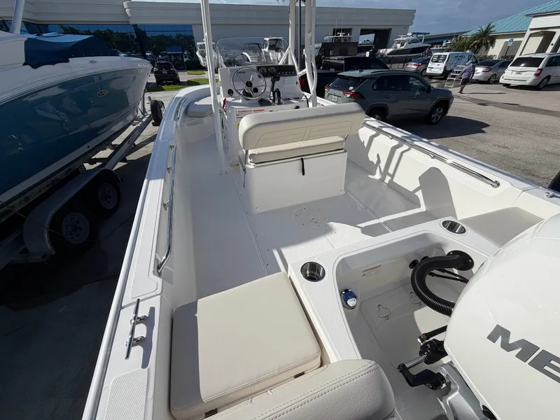 Slide: The Image of Boston Whaler 190 Montauk 2027 - 6