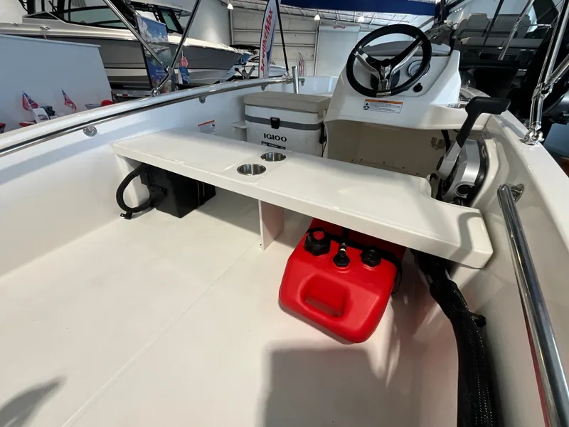Slide: The Image of Boston Whaler 130 Super Sport 2027 - 17
