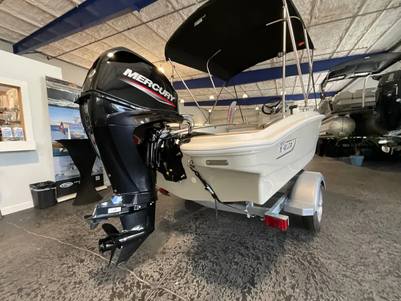 Slide: The Image of Boston Whaler 130 Super Sport 2027 - 3