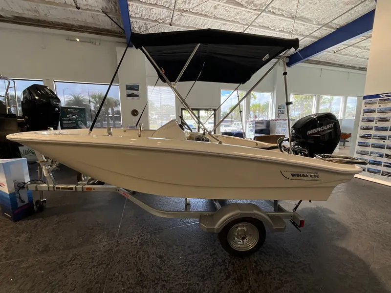 Slide: The Image of Boston Whaler 130 Super Sport 2027 - 8