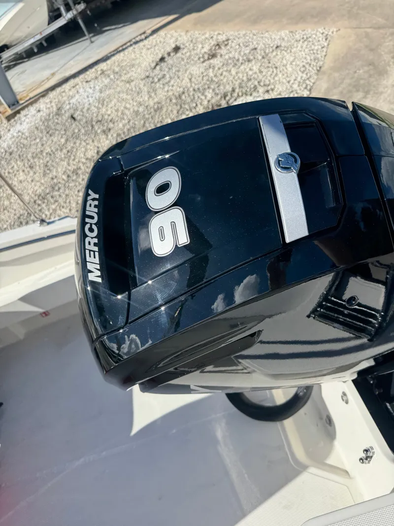 Slide: The Image of Boston Whaler 160 Super Sport 2027 - 3