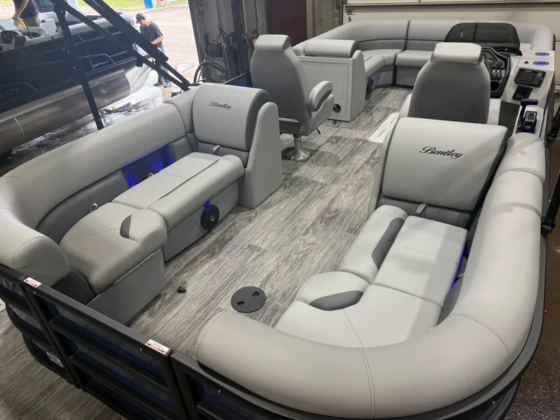 Slide: The Image of Bentley Pontoons Legacy 223 Navigator Quad Lounge Tritoon & Honda 4-Stroke EFI 2026 - 21
