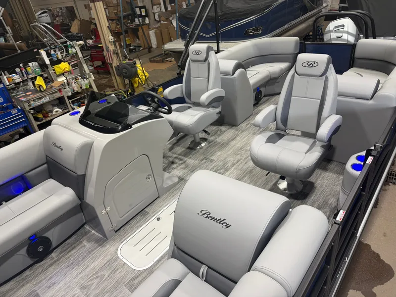 Slide: The Image of Bentley Pontoons Legacy 223 Navigator Quad Lounge Tritoon & Honda 4-Stroke EFI 2026 - 3
