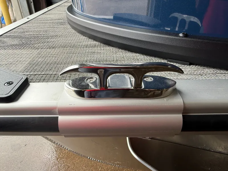 Slide: The Image of Bentley Pontoons Legacy 223 Navigator Quad Lounge Tritoon & Honda 4-Stroke EFI 2026 - 35