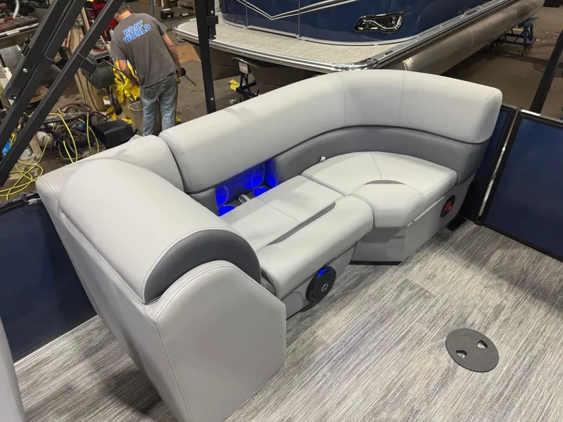 Slide: The Image of Bentley Pontoons Legacy 223 Navigator Quad Lounge Tritoon & Honda 4-Stroke EFI 2026 - 18