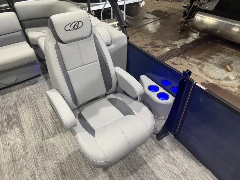 Slide: The Image of Bentley Pontoons Legacy 223 Navigator Quad Lounge Tritoon & Honda 4-Stroke EFI 2026 - 12
