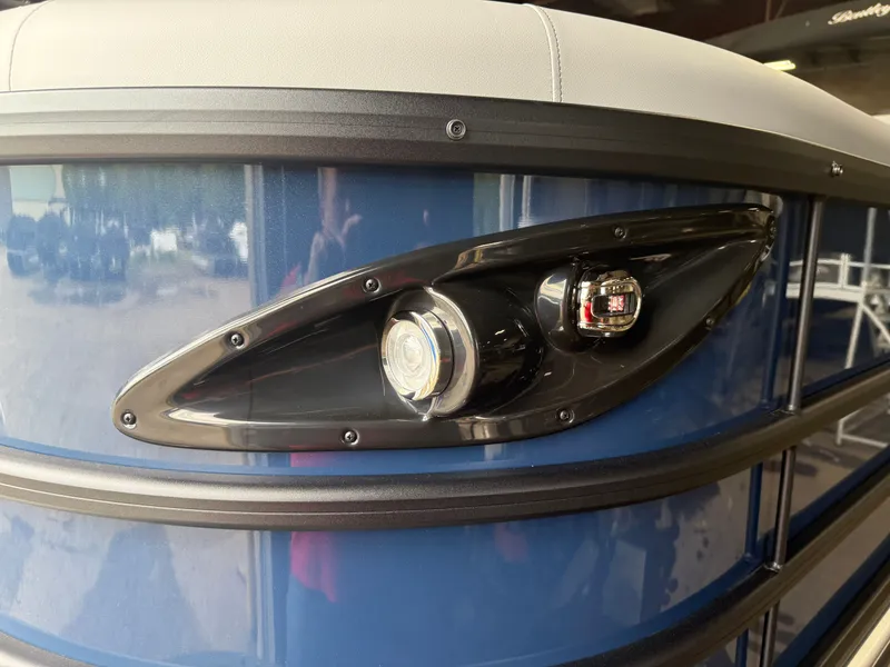 Slide: The Image of Bentley Pontoons Legacy 223 Navigator Quad Lounge Tritoon & Honda 4-Stroke EFI 2026 - 34