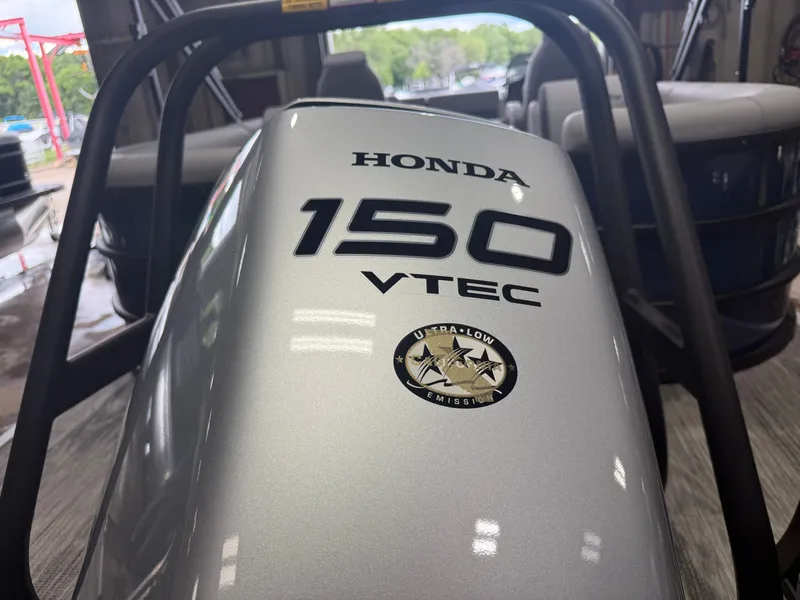 Slide: The Image of Bentley Pontoons Legacy 223 Navigator Quad Lounge Tritoon & Honda 4-Stroke EFI 2026 - 41