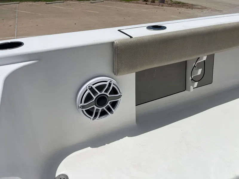 Slide: The Image of Sportsman Masters 267OE Bay Boat 2021 - 47