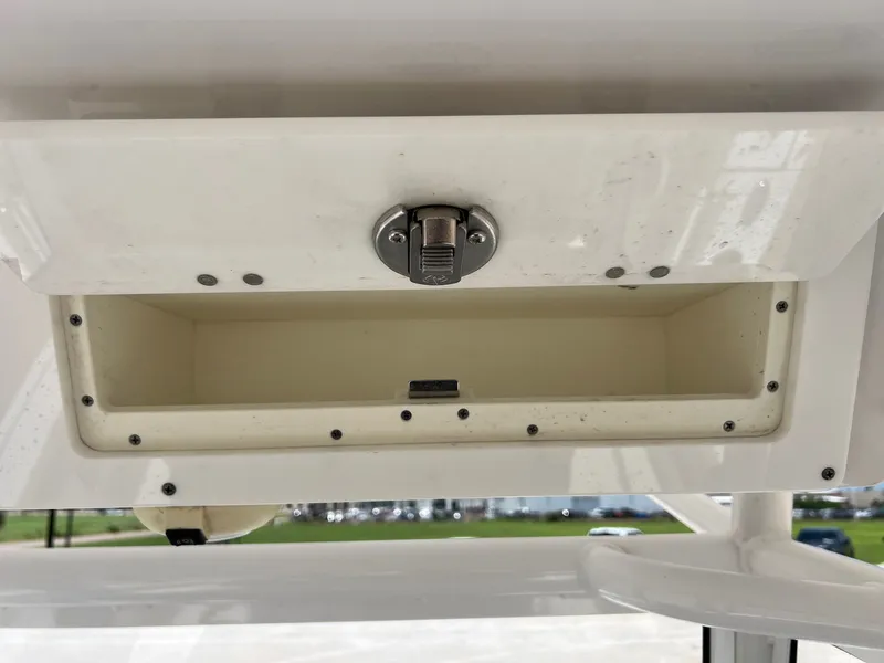 Slide: The Image of Sportsman Masters 267OE Bay Boat 2021 - 31