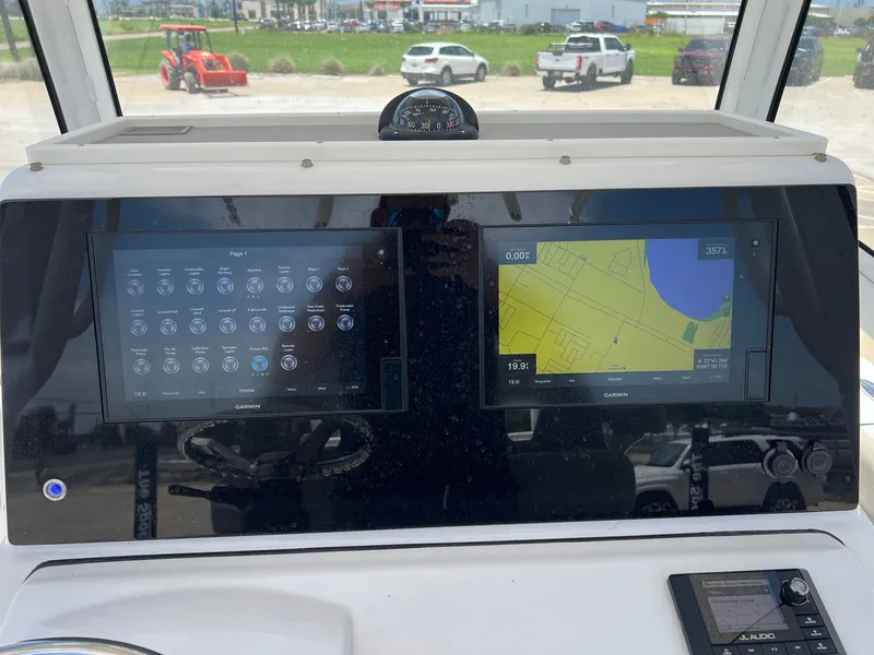 Slide: The Image of Sportsman Masters 267OE Bay Boat 2021 - 34