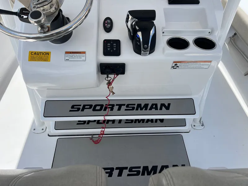 Slide: The Image of Sportsman Masters 267OE Bay Boat 2021 - 33