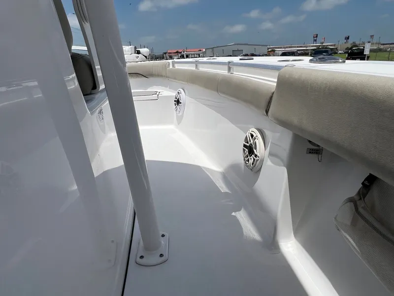 Slide: The Image of Sportsman Masters 267OE Bay Boat 2021 - 23