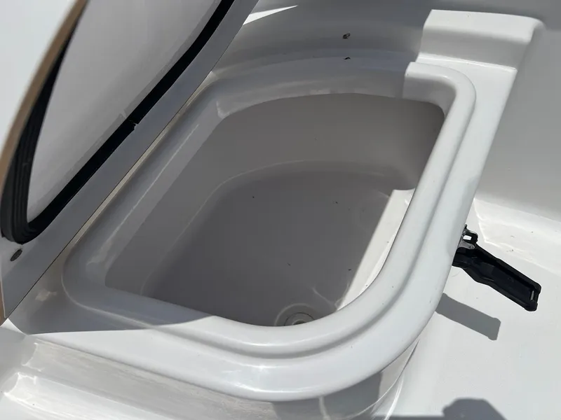 Slide: The Image of Sportsman Masters 267OE Bay Boat 2021 - 14