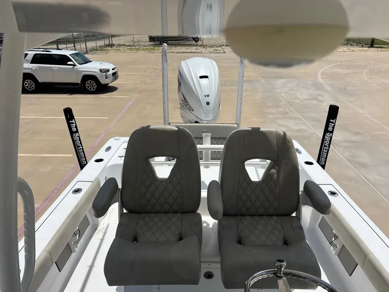 Slide: The Image of Sportsman Masters 267OE Bay Boat 2021 - 36