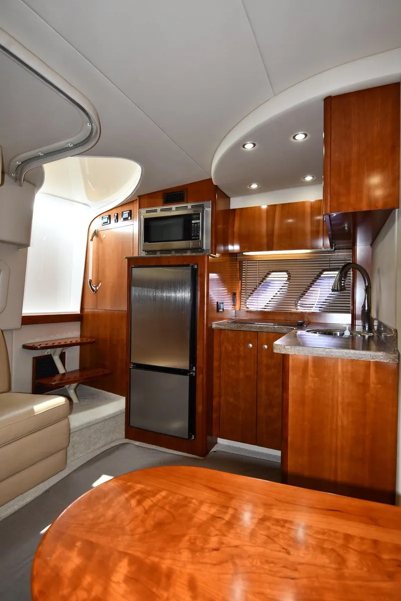 Slide: The Image of Cruisers 390 Sports Coupe 2010 - 50