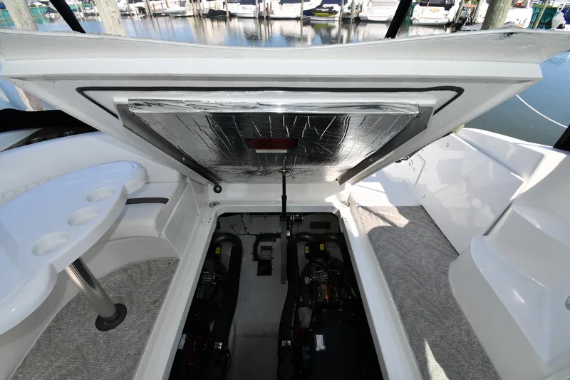 Slide: The Image of Cruisers 390 Sports Coupe 2010 - 60