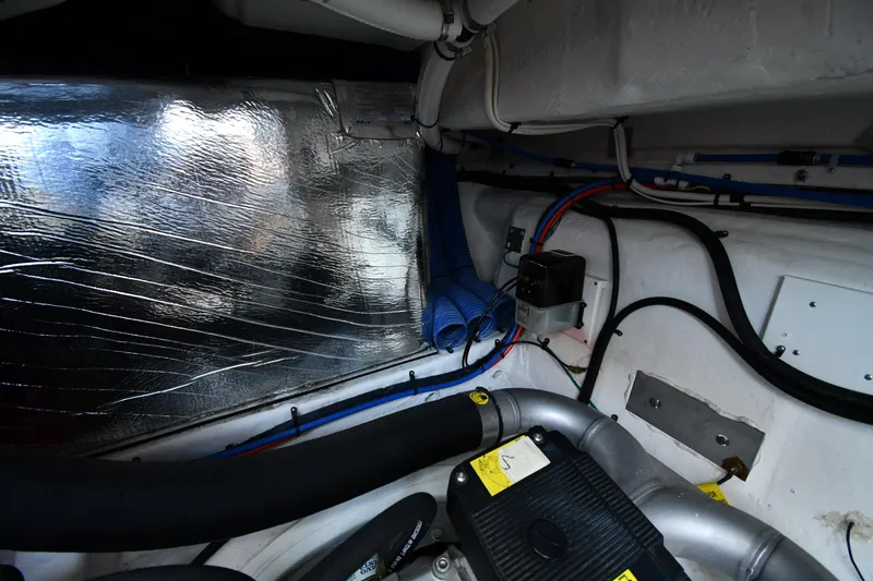 Slide: The Image of Cruisers 390 Sports Coupe 2010 - 75