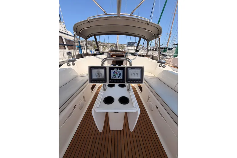 Slide: The Image of Cockpit of 1999 Jeanneau Sun Odyssey 45.2 sailboat with navigation instruments. - 32