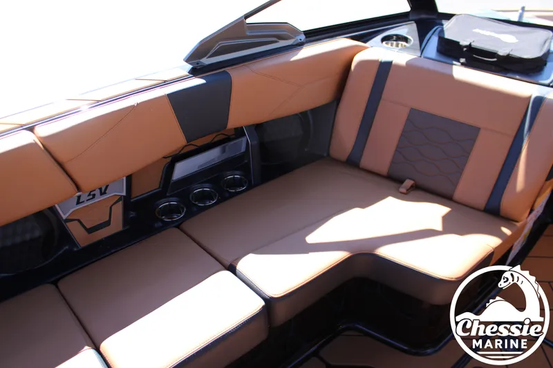 Slide: The Image of Malibu Wakesetter 23 LSV 2026 - 16