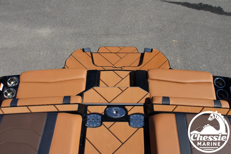 Slide: The Image of Malibu Wakesetter 23 LSV 2026 - 18