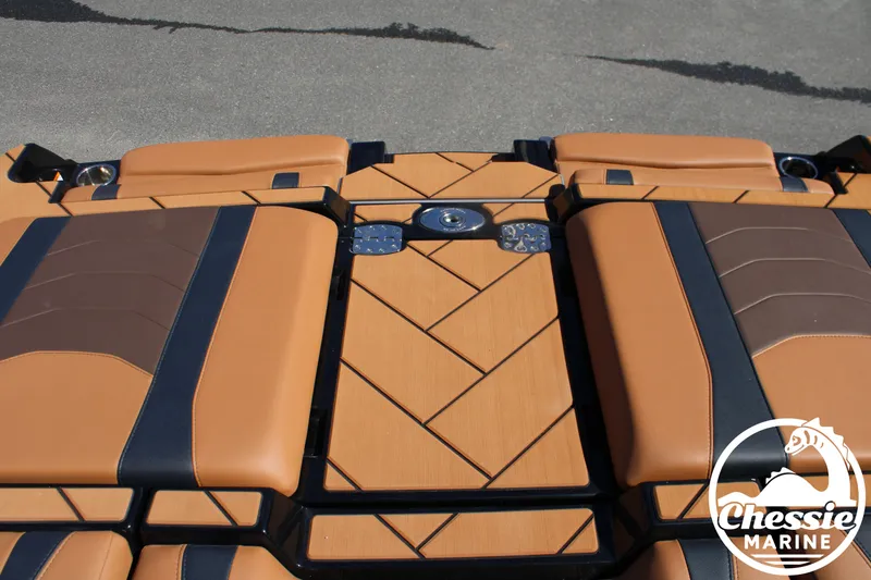 Slide: The Image of Malibu Wakesetter 23 LSV 2026 - 17