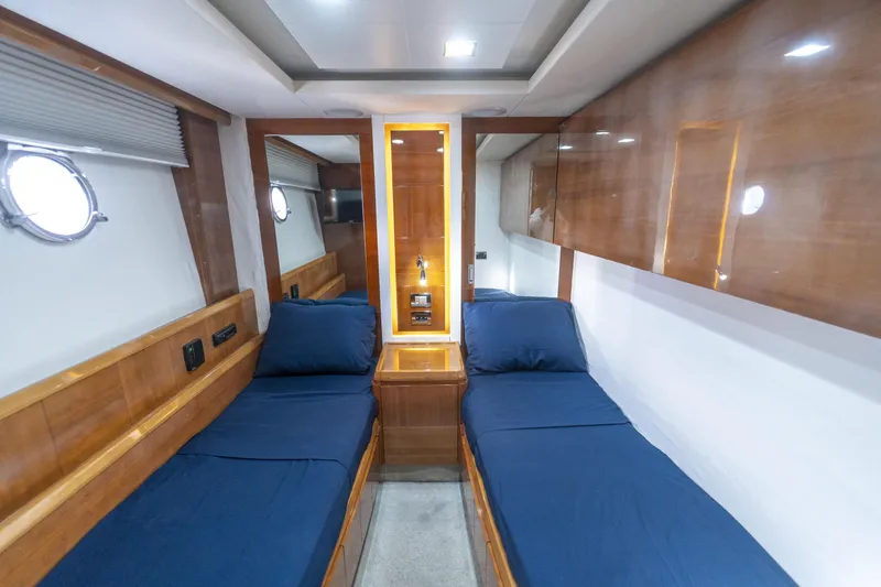 Slide: The Image of Azimut 75 2008 - 82