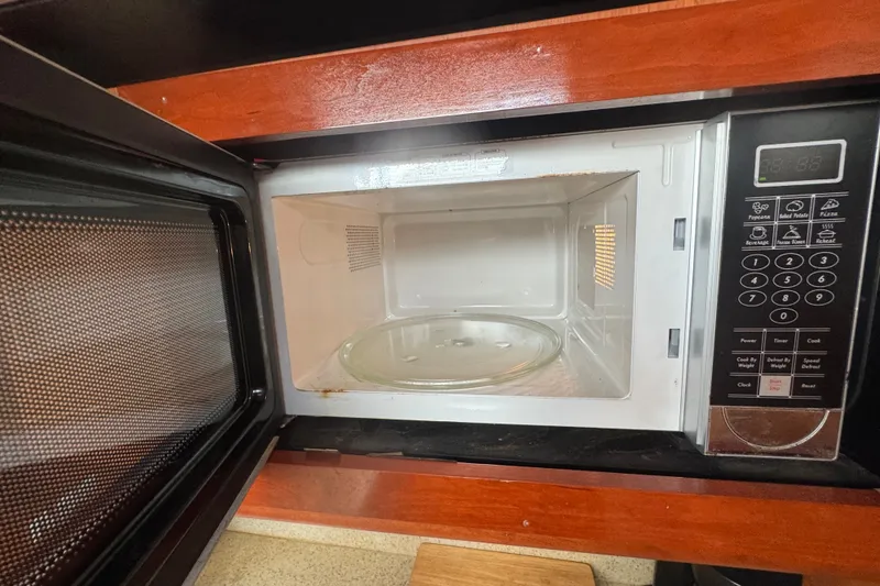 Slide: The Image of Open microwave oven with digital controls on a Luhrs 41 Open 2008 boat. - 91