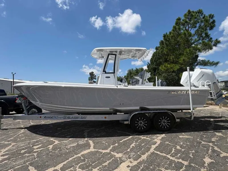 Slide: The Image of Blazer Bay Makaira 2800 2026 - 1