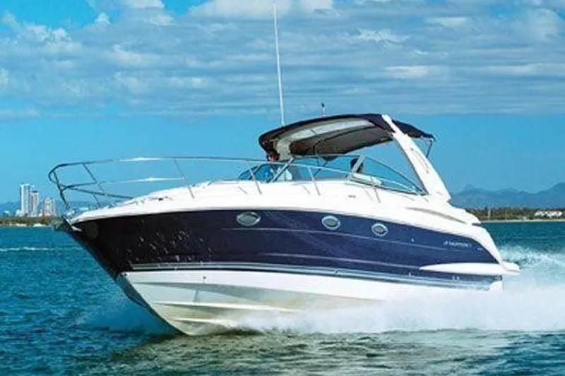 The Image of Monterey 330 Sport Yacht 2000 - undefined