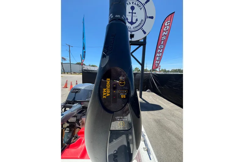 Slide: The Image of 2010 Carolina Skiff JV15TH with Endura Max motor at a consignment lot. - 32