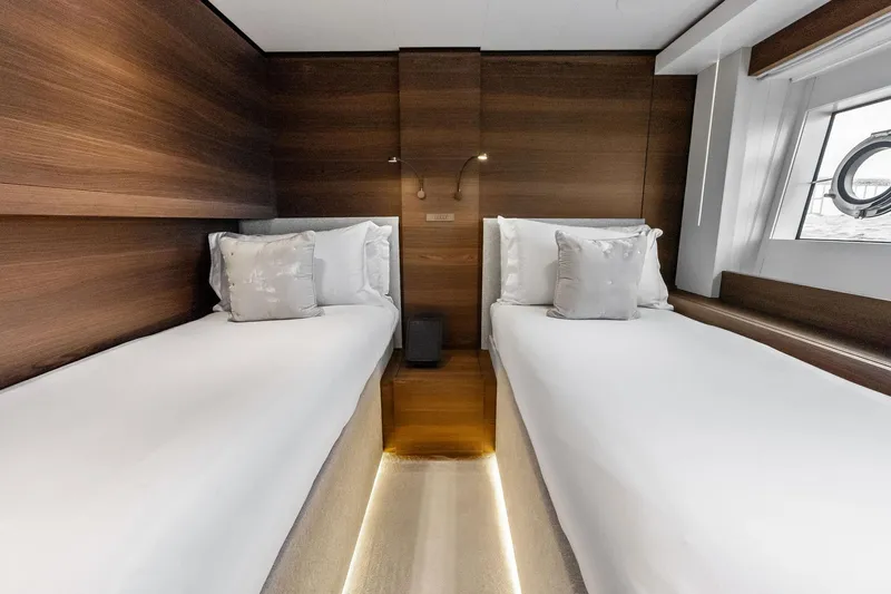 Slide: The Image of Custom Navetta 33 2023 - 110