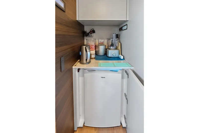 Slide: The Image of Custom Navetta 33 2023 - 129