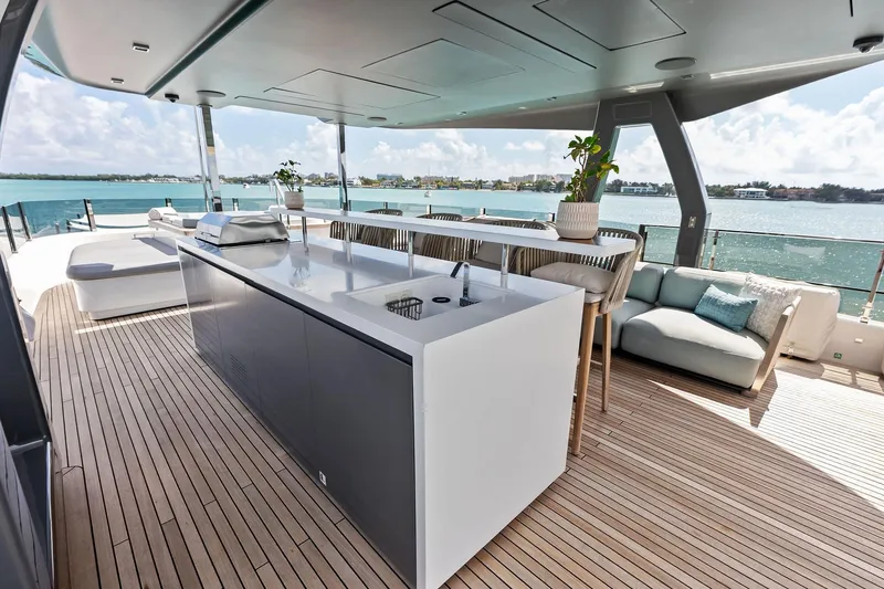 Slide: The Image of Custom Navetta 33 2023 - 23