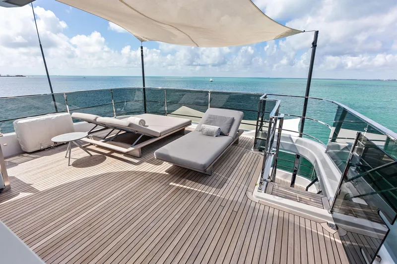 Slide: The Image of Custom Navetta 33 2023 - 27