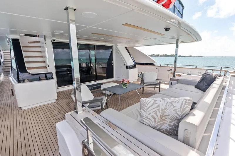 Slide: The Image of Custom Navetta 33 2023 - 36