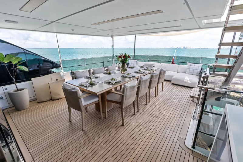 Slide: The Image of Custom Navetta 33 2023 - 37