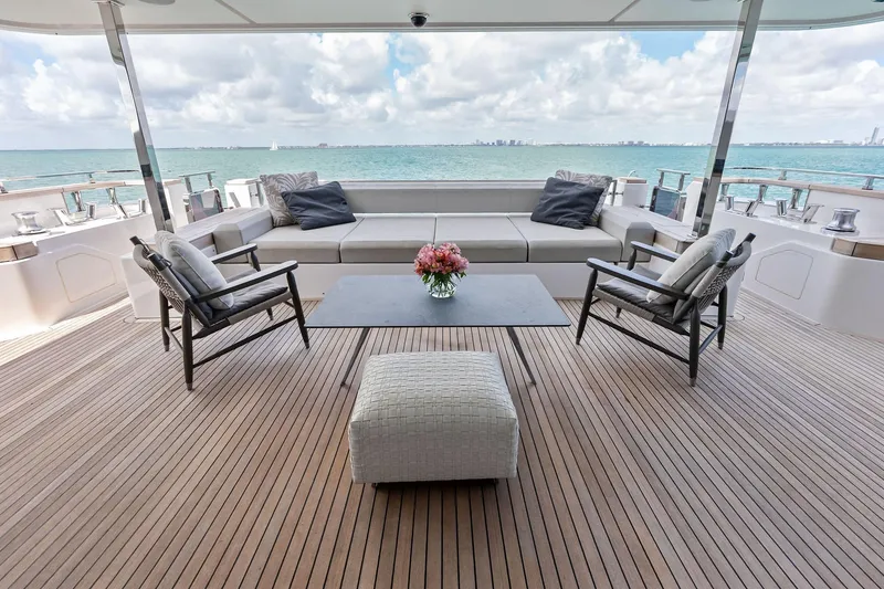 Slide: The Image of Custom Navetta 33 2023 - 41