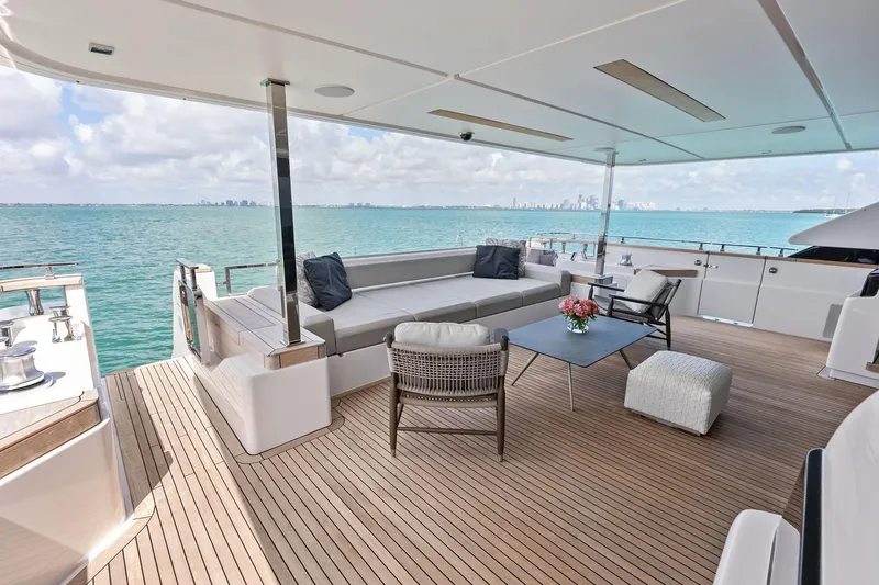 Slide: The Image of Custom Navetta 33 2023 - 42