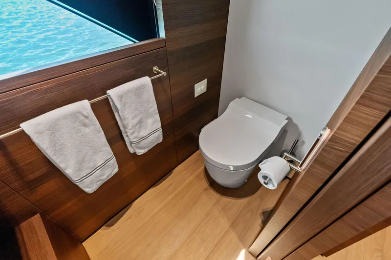 Slide: The Image of Custom Navetta 33 2023 - 83