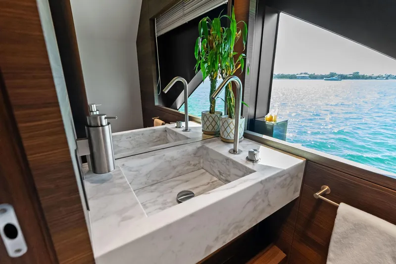 Slide: The Image of Custom Navetta 33 2023 - 84