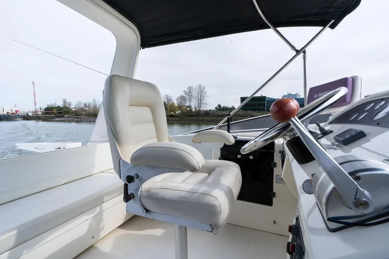 Slide: The Image of Meridian 490 Pilothouse 2003 - 60