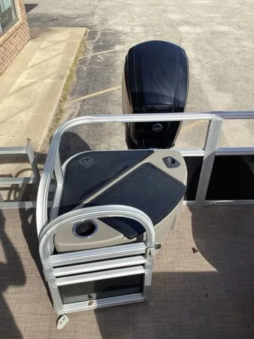 Slide: The Image of Sun Tracker Fishing Barge DLX 20 2020 - 21