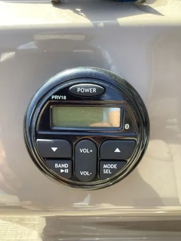 Slide: The Image of Sun Tracker Fishing Barge DLX 20 2020 - 28