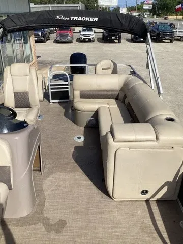 Slide: The Image of Sun Tracker Fishing Barge DLX 20 2020 - 15